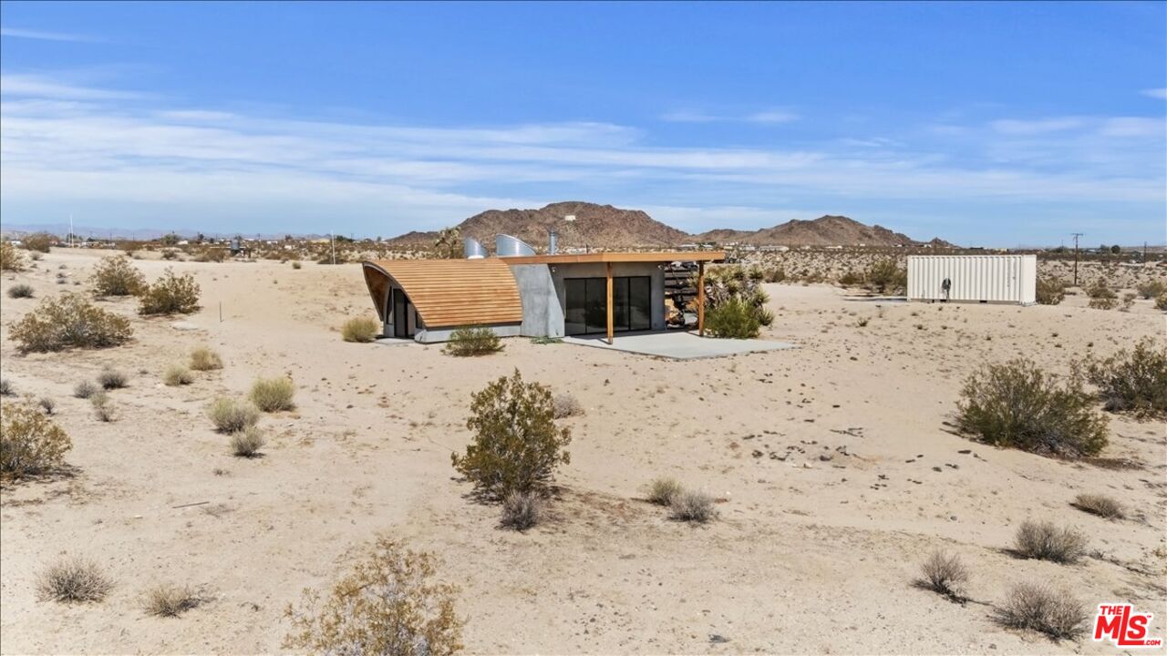 2373 Arizona Avenue Joshua Tree, CA 92252 - Photo 14 of 25