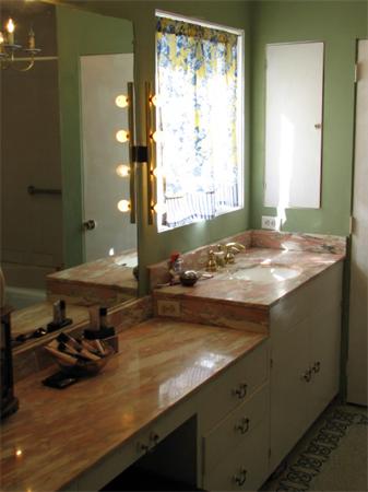 79 George Street Holyoke, MA 01040 - Photo 13 of 21 Gallery Image 13