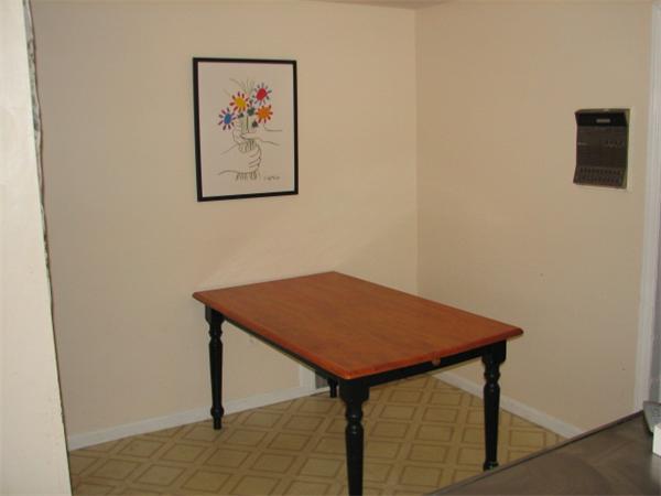 79 George Street Holyoke, MA 01040 - Photo 20 of 21 Gallery Image 20