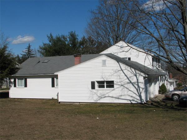 79 George Street Holyoke, MA 01040 - Photo 3 of 21 Gallery Image 3