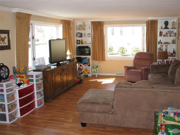 79 George Street Holyoke, MA 01040 - Photo 7 of 21 Gallery Image 7