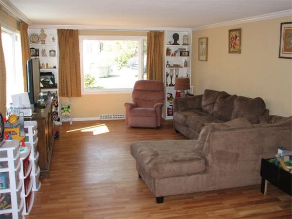 79 George Street Holyoke, MA 01040 - Photo 8 of 21 Gallery Image 8