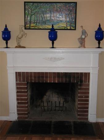 79 George Street Holyoke, MA 01040 - Photo 10 of 21 Gallery Image 10