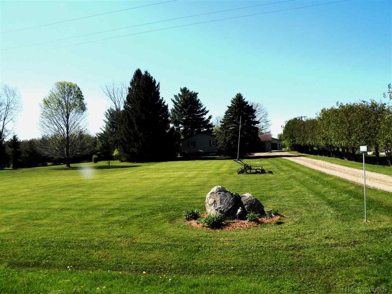 1040 Galbraith Line Road Yale, MI 48097 - Photo 3 of 32 50042128-2.JPG