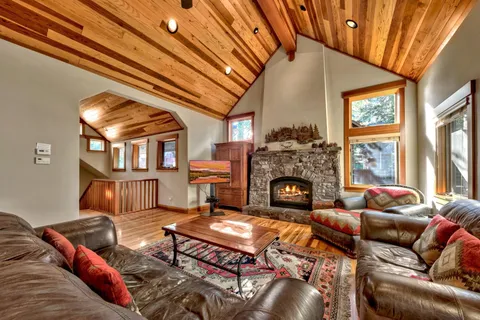 $1,394,000 | 12712 Zurich Place, Truckee, CA 96161