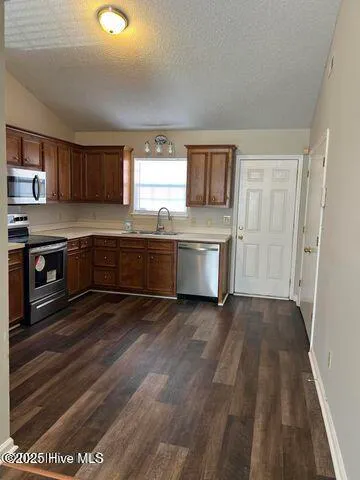 $1,175 | 4105 Bridge Court, Unit B, Winterville, NC 28590