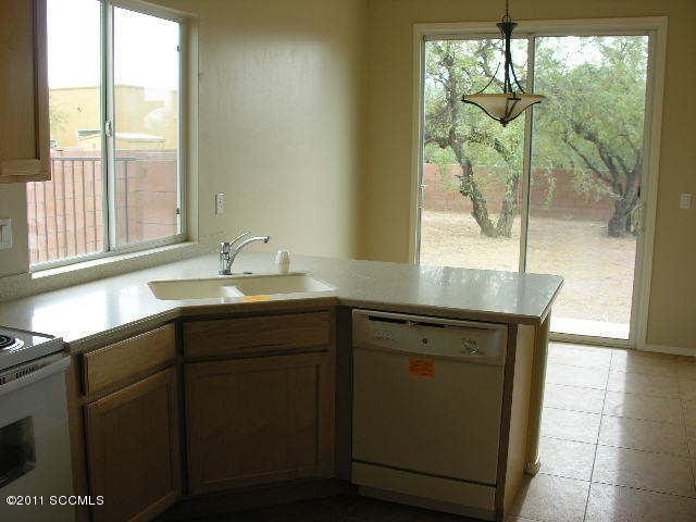413 Curry Street Rio Rico, AZ 85648 - Photo 4 of 18