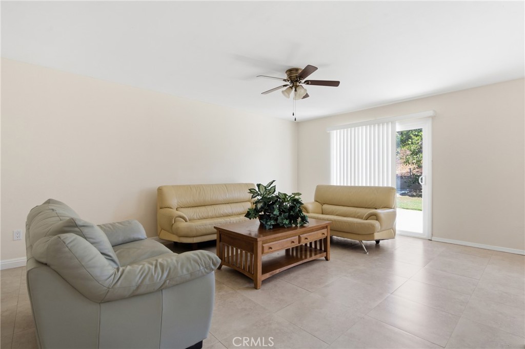 370 West Blaine Street Riverside, CA 92507 - Photo 6 of 29