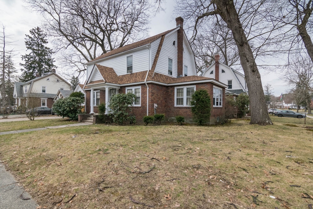 770 Dickinson Street Springfield, MA 01108 - Photo 3 of 37 Gallery Image 3