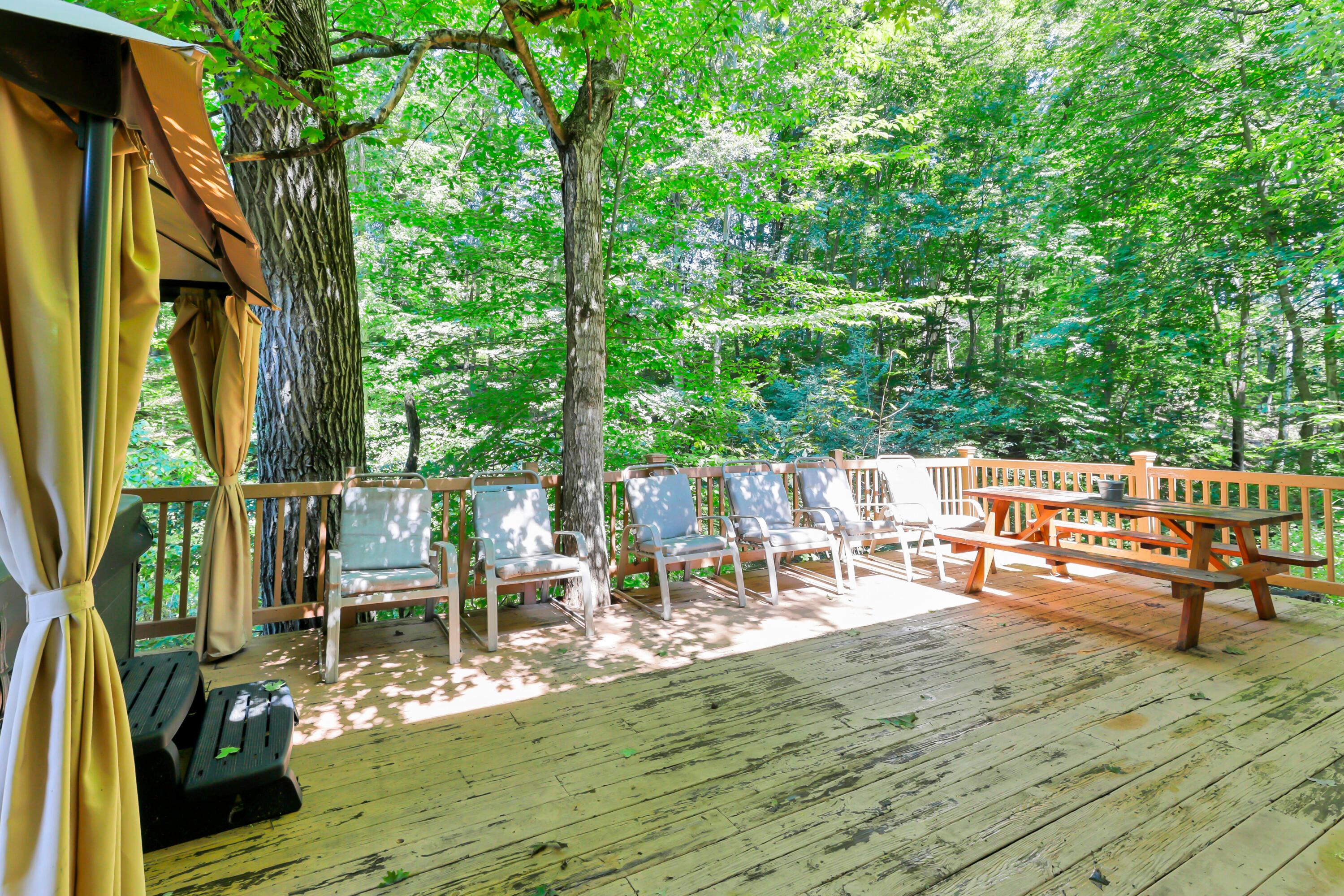 9126 Walnut Dowler Road Logan, OH 43138 - Photo 34 of 41 Deck