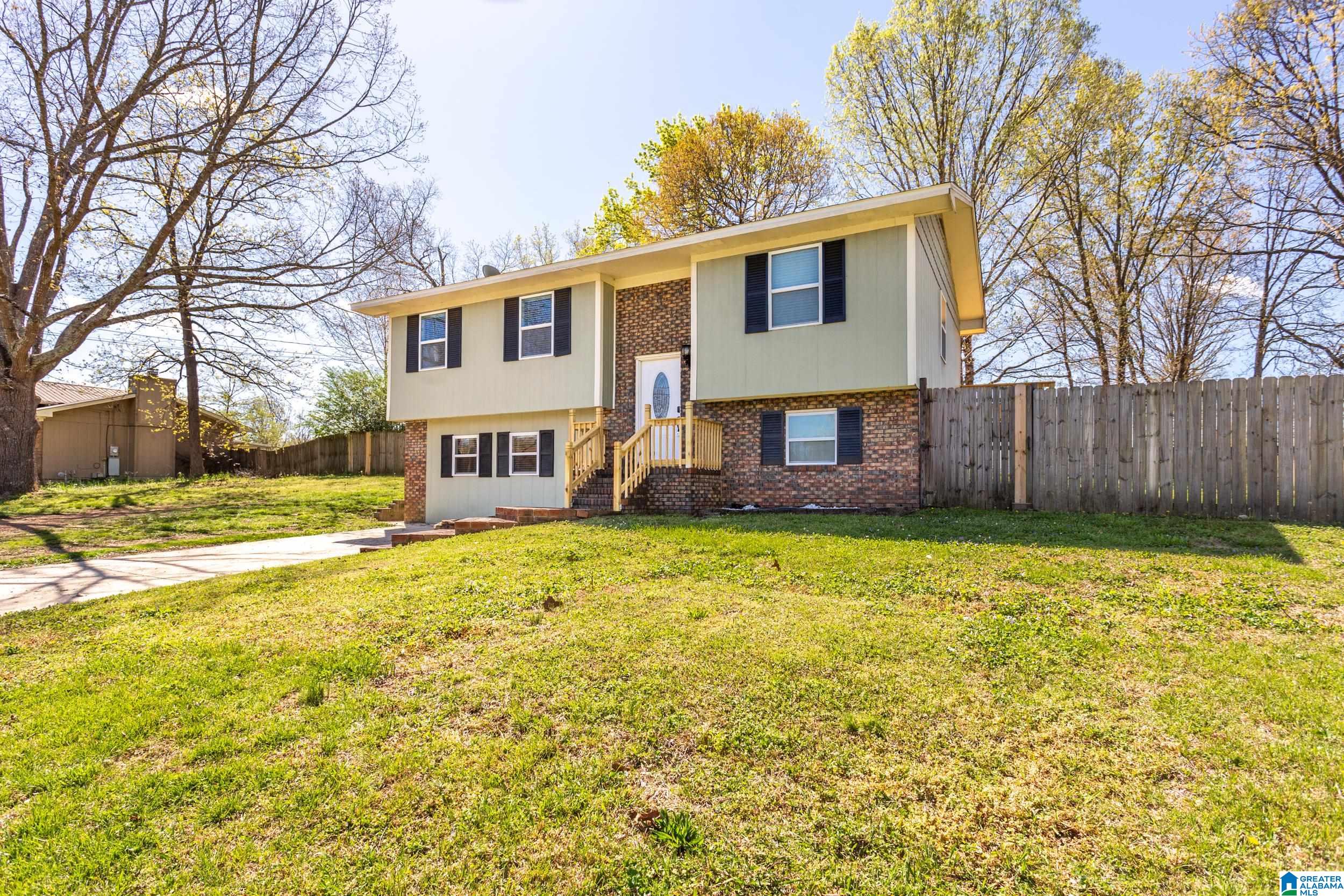 1310 Barry Road Anniston, AL 36206 - Photo 3 of 40