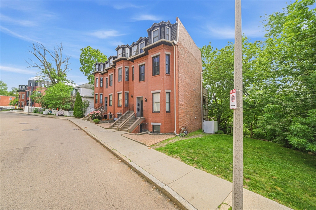 134 Marcella Street, Unit 1 Boston, MA 02119 - Photo 4 of 41