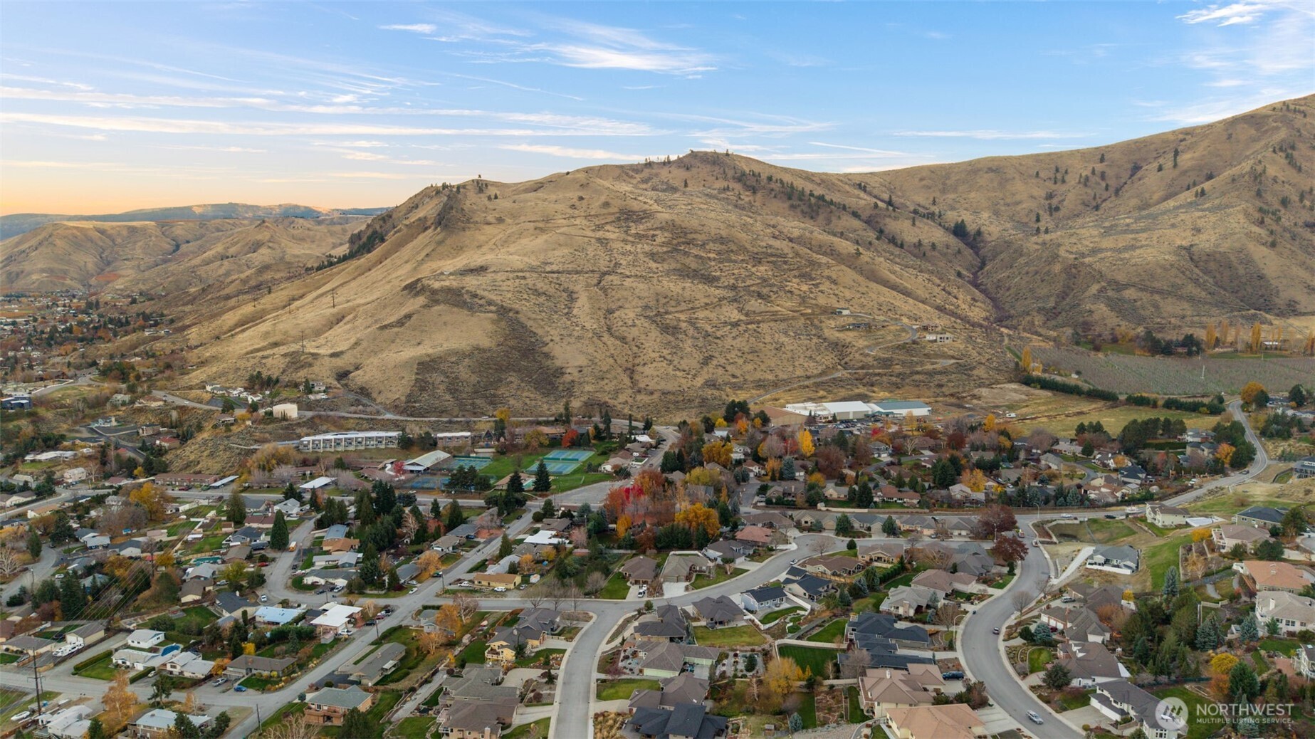 756 Castle Heights Drive Wenatchee, WA 98801 - Photo 20 of 22 a view of a city