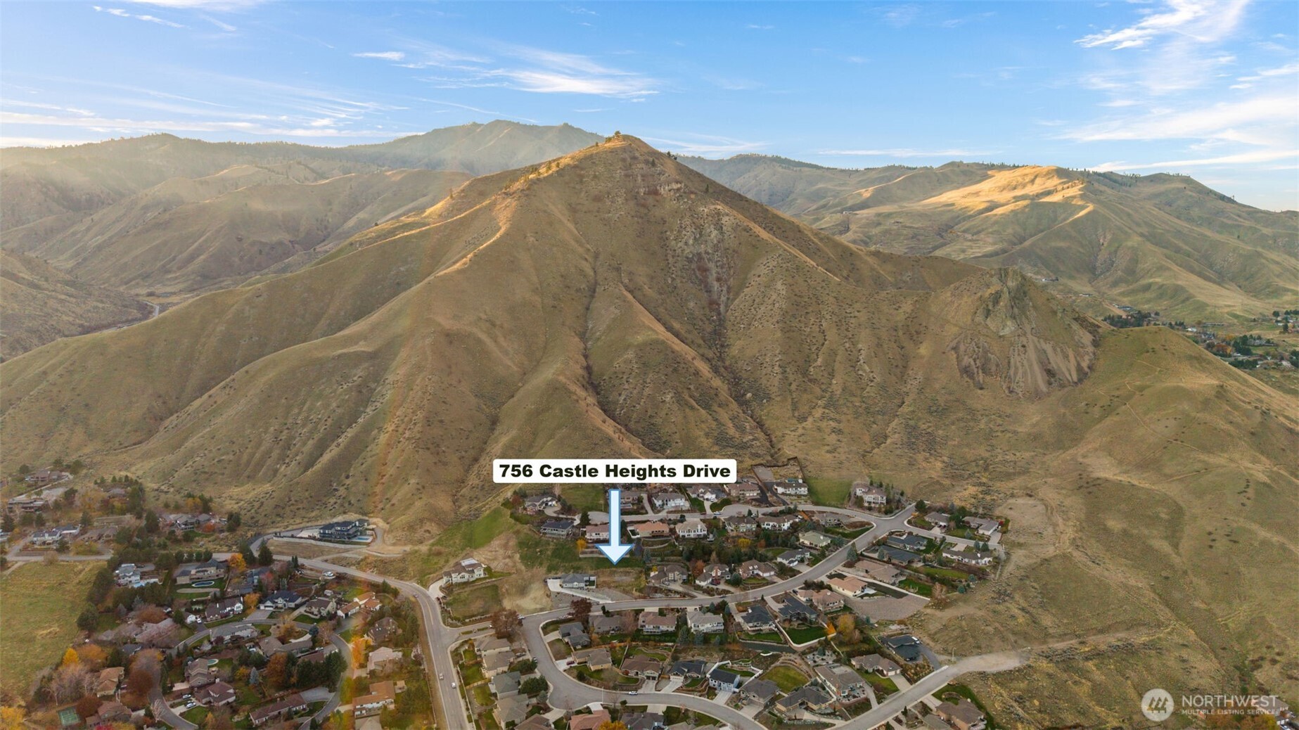 756 Castle Heights Drive Wenatchee, WA 98801 - Photo 3 of 22 a view of a large building