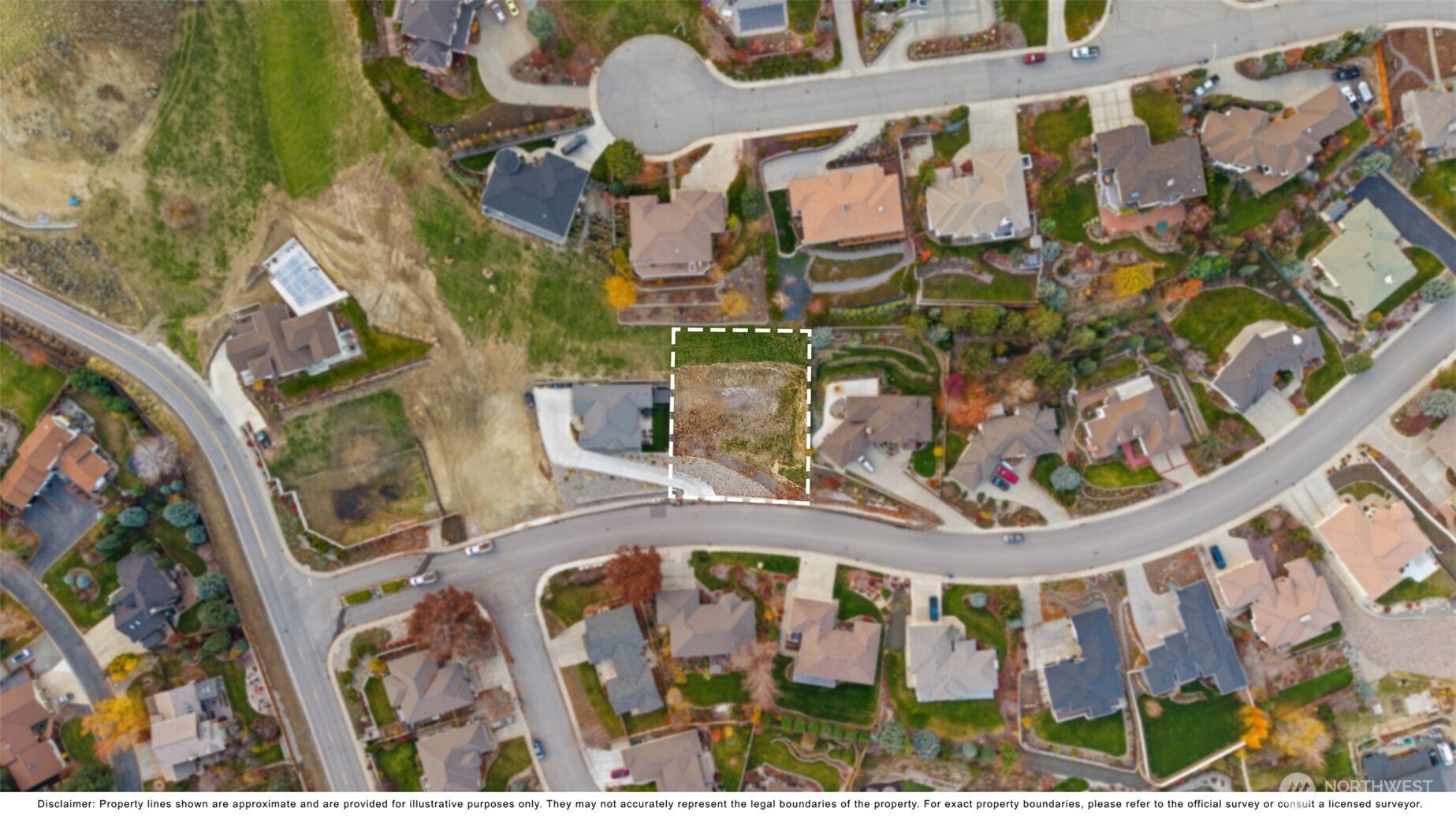 756 Castle Heights Drive Wenatchee, WA 98801 - Photo 6 of 22 a view of an entryway