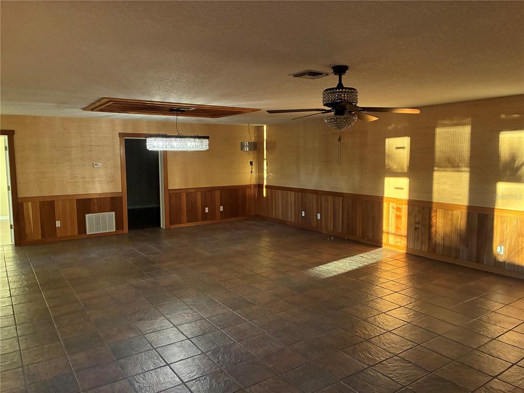 41515 Silver Drive Umatilla, FL 32784 - Photo 27 of 29 a view of a flesh screen