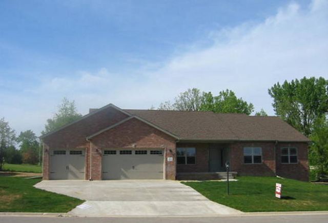 1838 Kern Road Washington, IL 61571 - Photo 1 of 9 Gallery Image 1