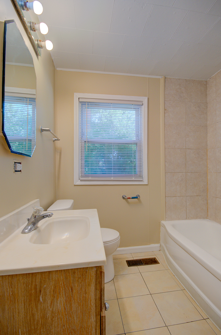 2005 McDonough Street Joliet, IL 60436 - Photo 19 of 21