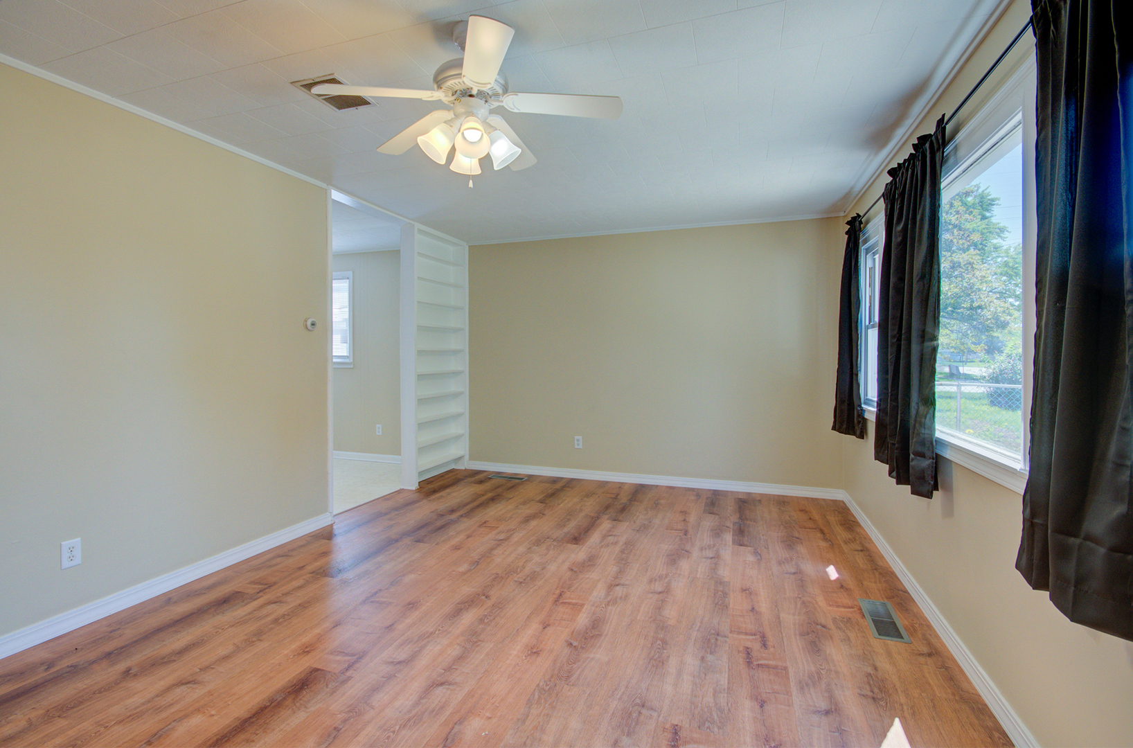 2005 McDonough Street Joliet, IL 60436 - Photo 4 of 21