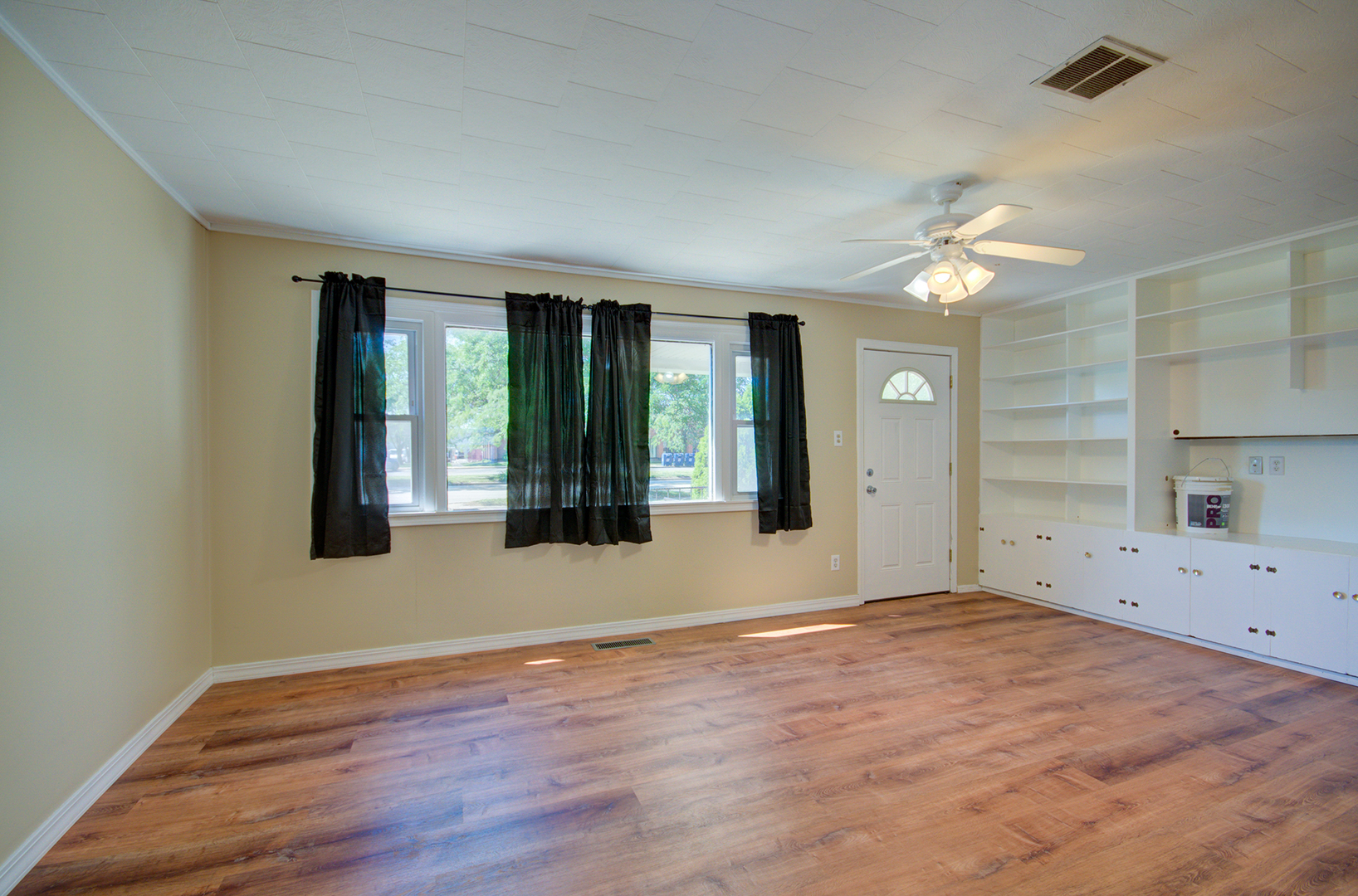 2005 McDonough Street Joliet, IL 60436 - Photo 6 of 21