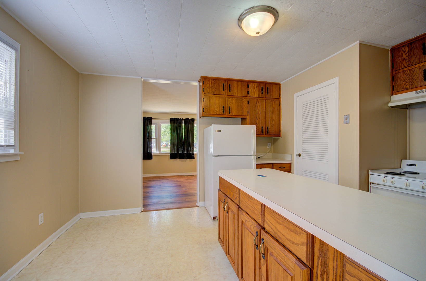 2005 McDonough Street Joliet, IL 60436 - Photo 9 of 21