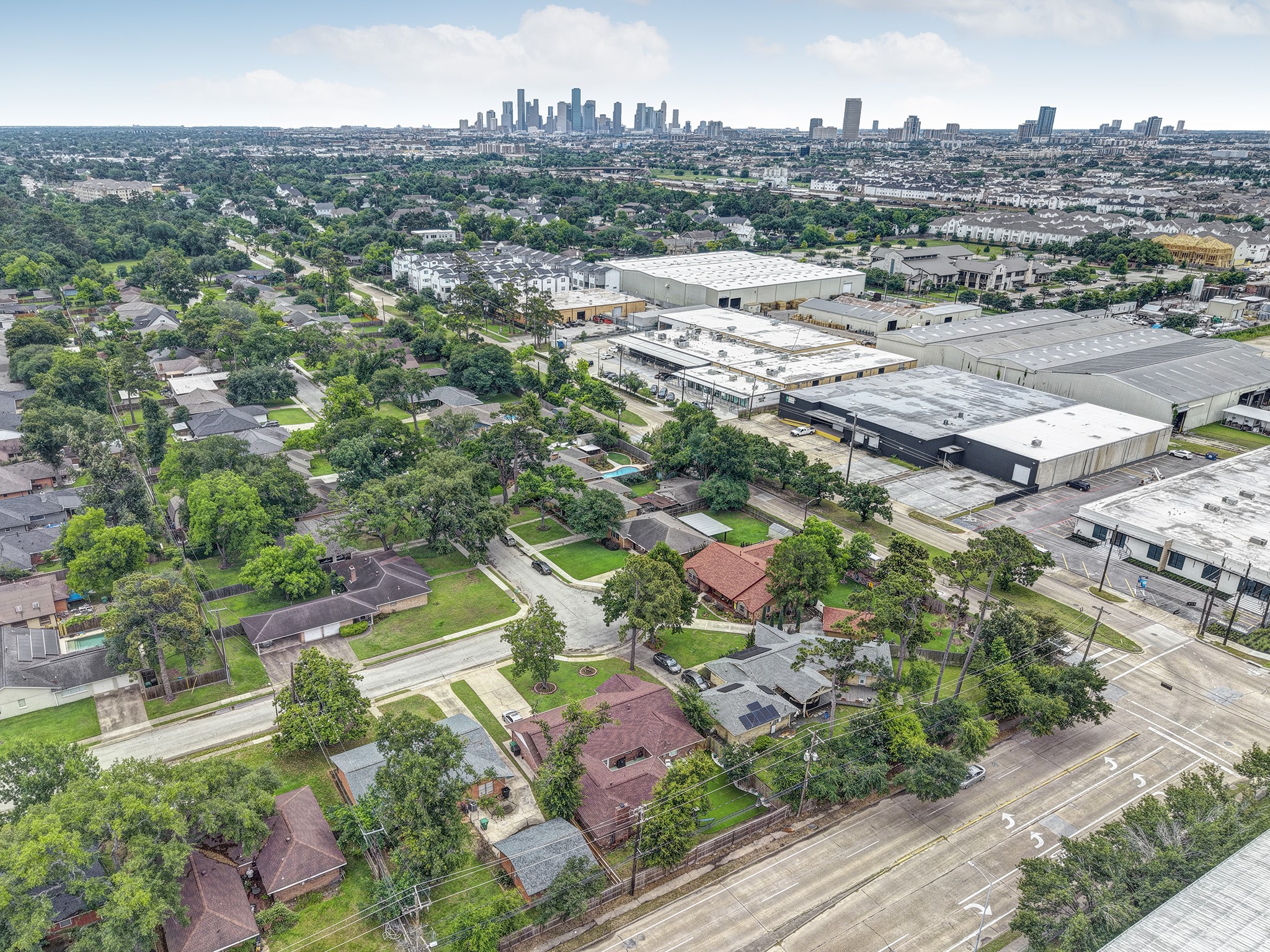 1111 Clovis Road Houston, TX 77008 - Photo 31 of 32