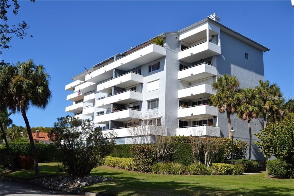 Top 5th and 6th floor end unit Penthouse overlooking Manatee River, Regatta Pointe Marina and Palmetto Historical District