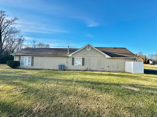 $575,000 | 1901 West 56th Street, La Grange Highlands, IL 60525