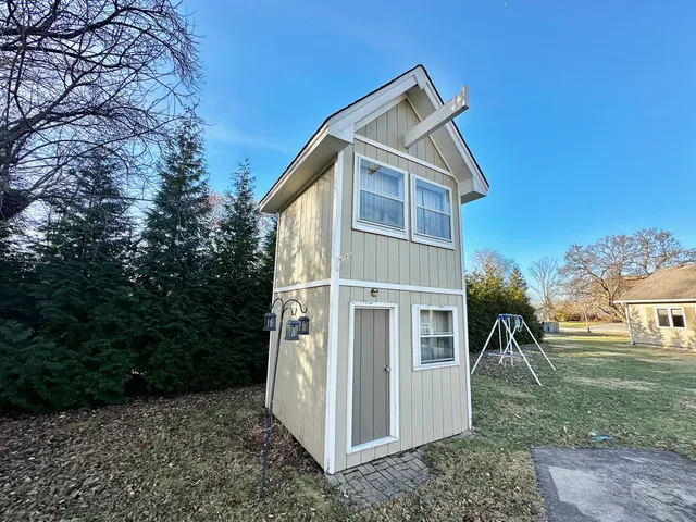 $575,000 | 1901 West 56th Street, La Grange Highlands, IL 60525