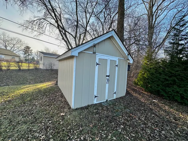 $575,000 | 1901 West 56th Street, La Grange Highlands, IL 60525