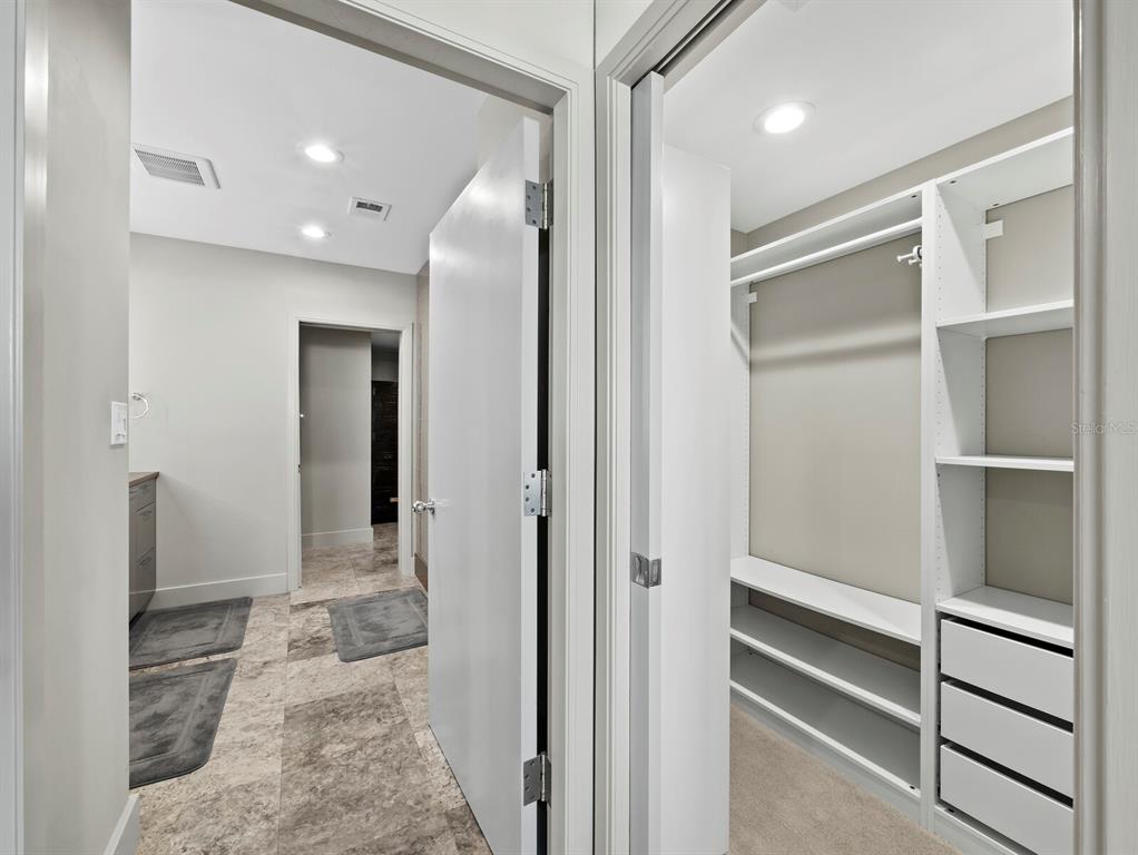 455 Longboat Club Road, Unit PH8 Longboat Key, FL 34228 - Photo 31 of 32