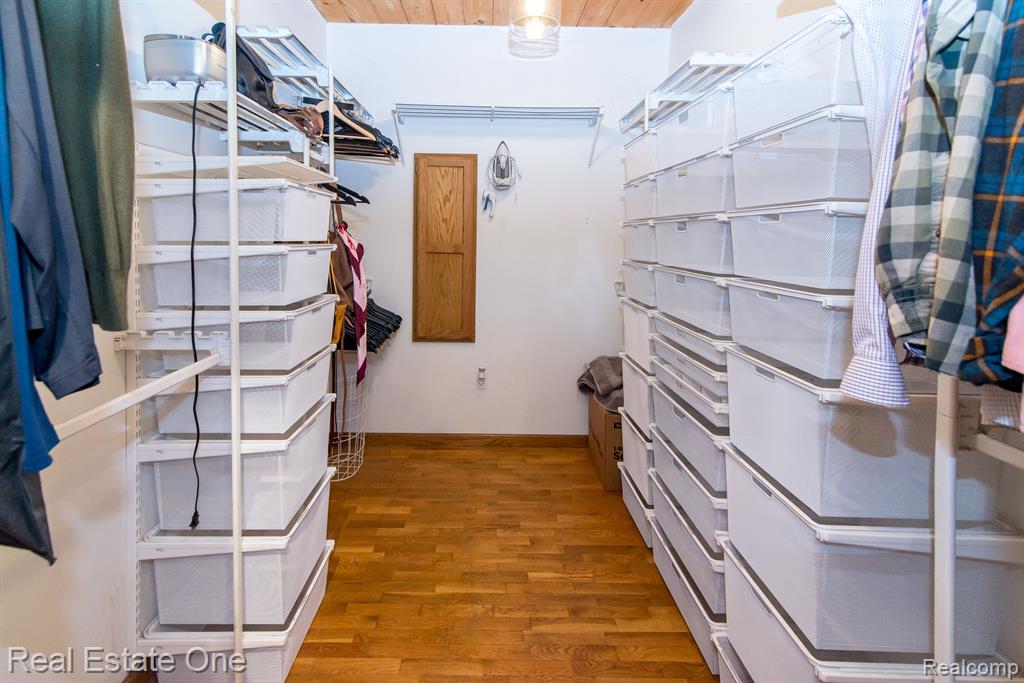 5804 Brighton Road Brighton, MI 48116 - Photo 29 of 57
