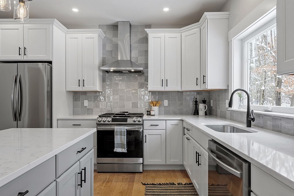 145 New Estate Road Littleton, MA 01460 - Photo 5 of 41