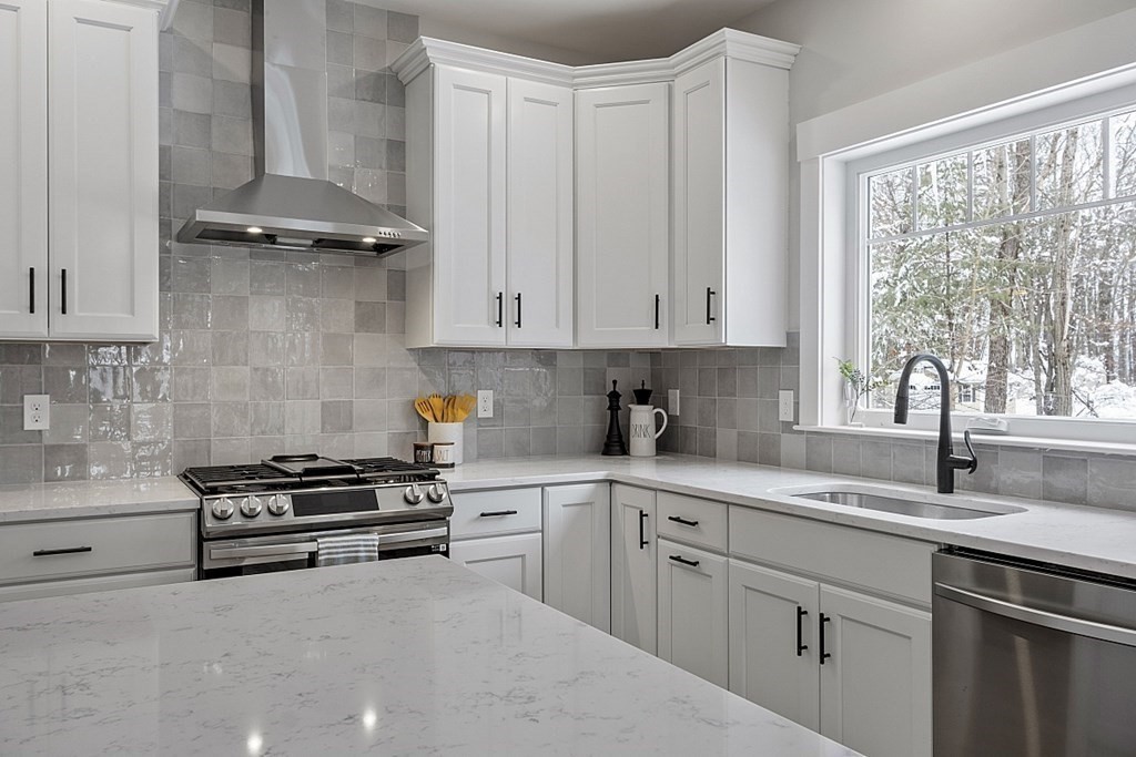 145 New Estate Road Littleton, MA 01460 - Photo 7 of 41