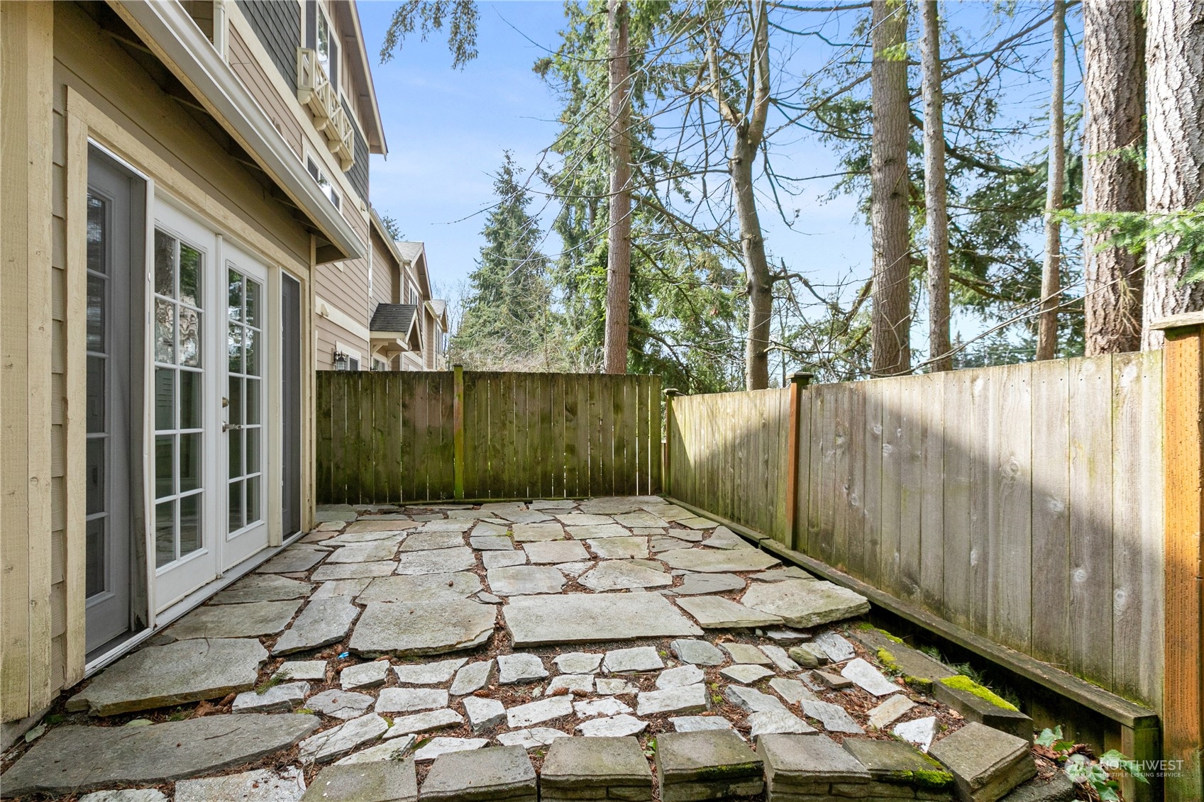 20734 76th Avenue West, Unit D Edmonds, WA 98026 - Photo 29 of 32 a view of a backyard