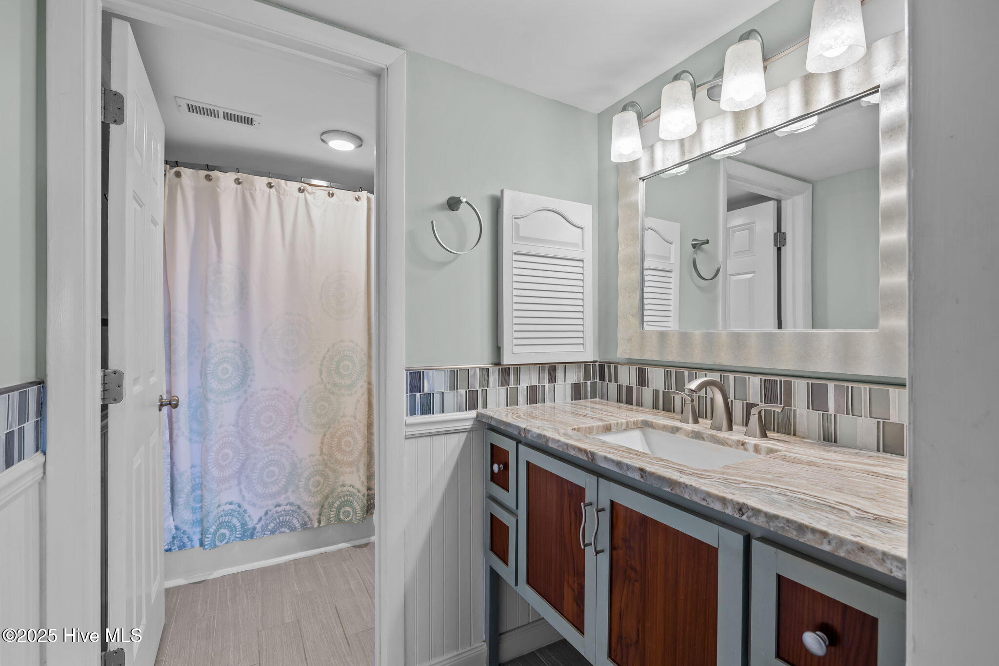 10300 Coast Guard Road, Unit D211 Emerald Isle, NC 28594 - Photo 30 of 54 Owners Ensuite Bathroom