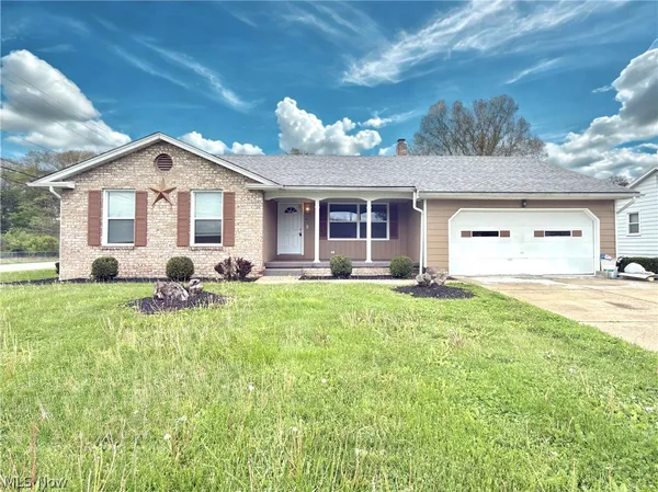 $299,999 | 1215 Valley-View Drive, Youngstown, OH 44512