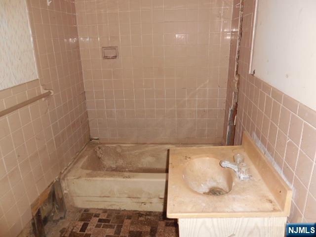 31 Brookside Road Wayne, NJ 07470 - Photo 13 of 17