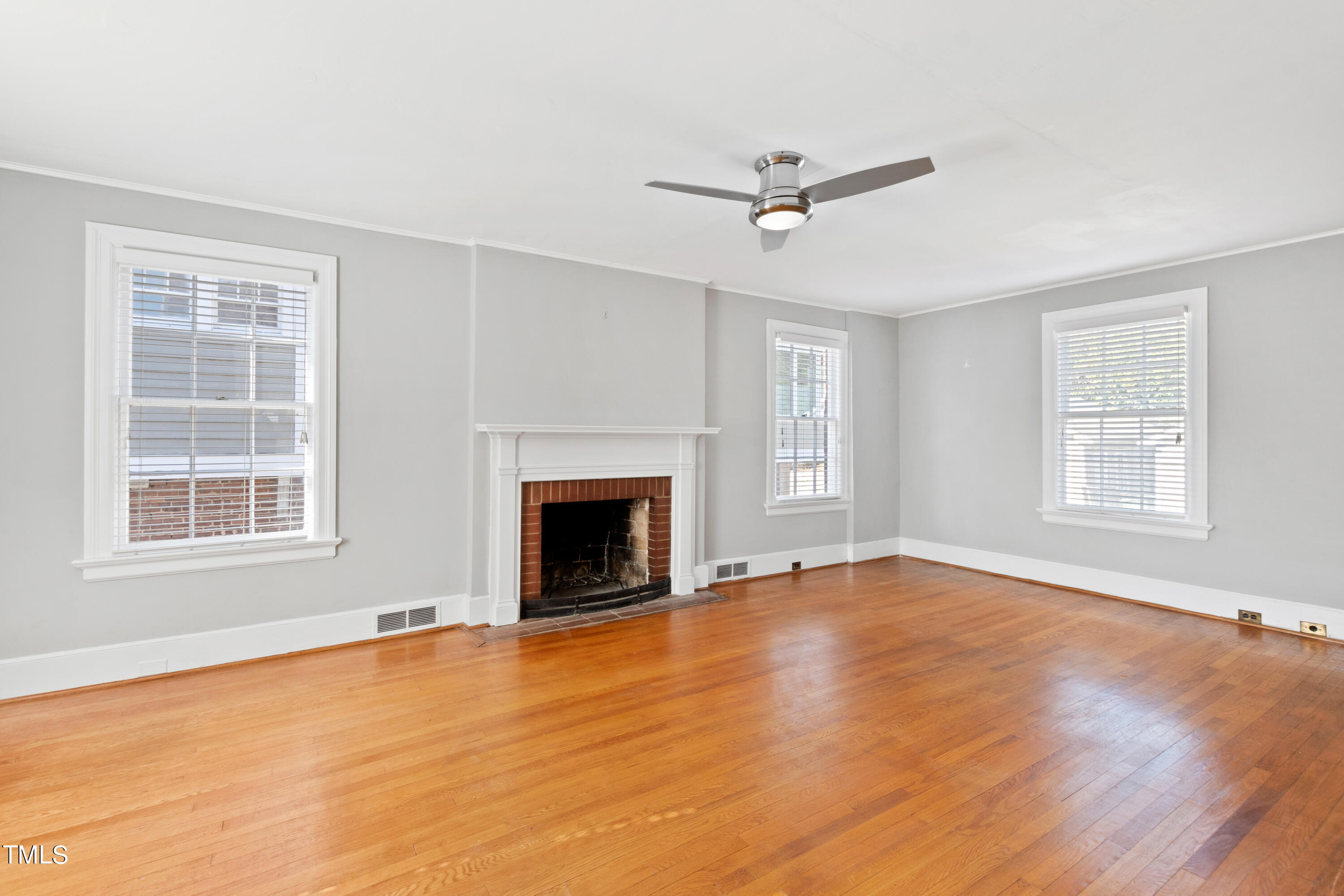 305 Hillcrest Road Raleigh, NC 27605 - Photo 15 of 45 14 Living
