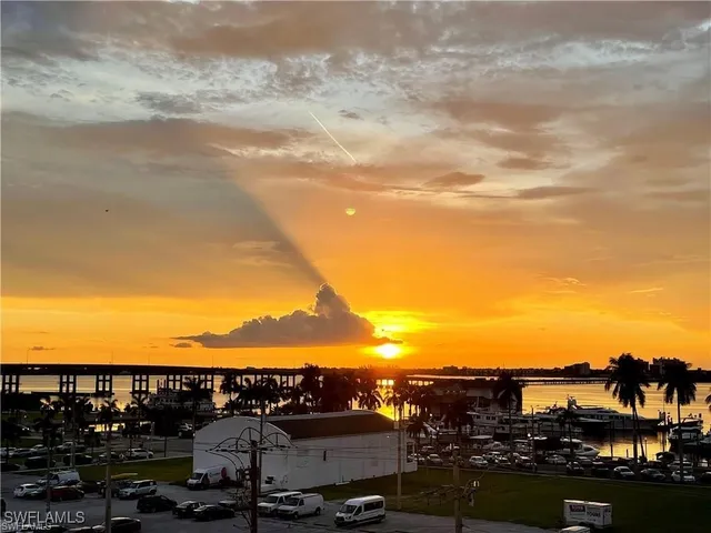 $250,000 | 2260 1st Street, Unit 204, Fort Myers, FL 33901