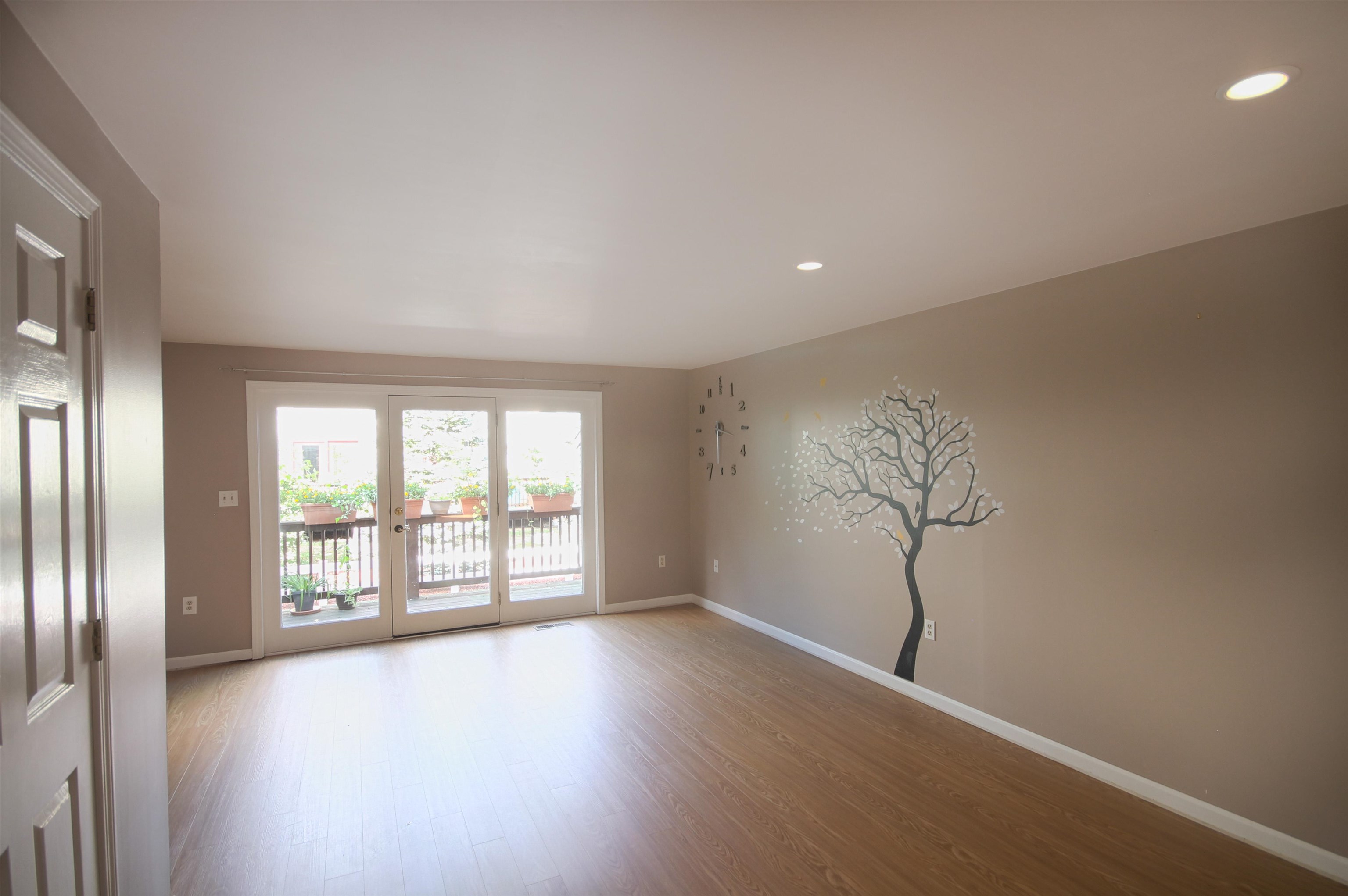 170 Bartemus Trail Nashua, NH 03063 - Photo 10 of 33