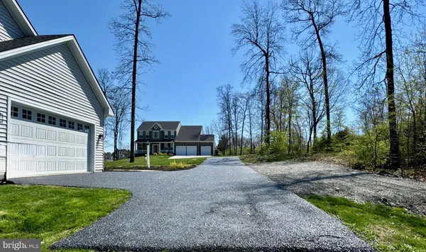 $560,000 | 4413 Lyn Wood Drive, Spring Grove, PA 17362