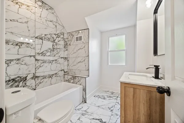 $328,900 | 11304 South Lowe Avenue, Chicago, IL 60628