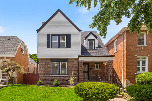 $328,900 | 11304 South Lowe Avenue, Chicago, IL 60628