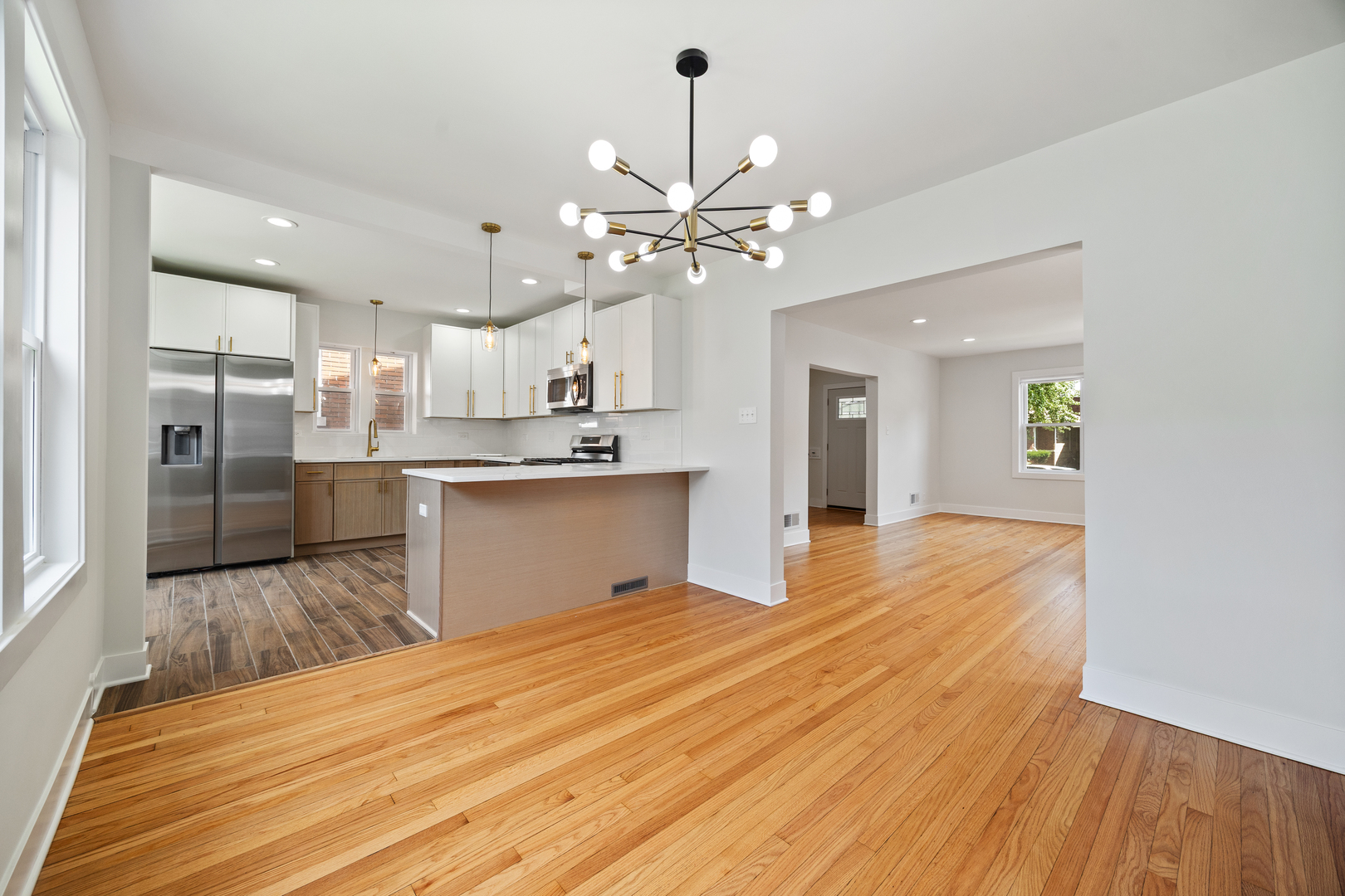 11304 South Lowe Avenue Chicago, IL 60628 - Photo 6 of 30