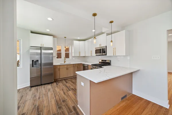 $328,900 | 11304 South Lowe Avenue, Chicago, IL 60628
