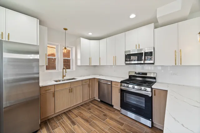 $328,900 | 11304 South Lowe Avenue, Chicago, IL 60628