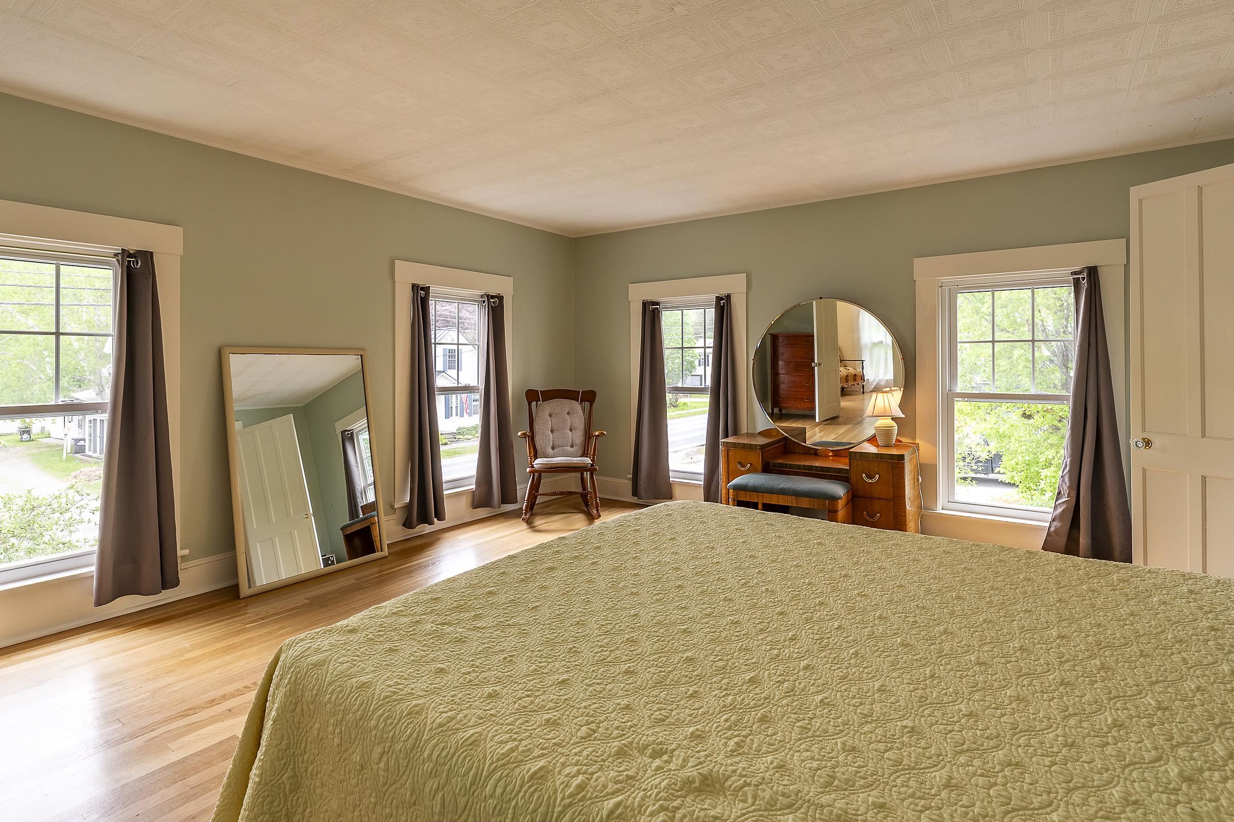 472 Main Street Chester, VT 05143 - Photo 20 of 60 Gallery Image 20