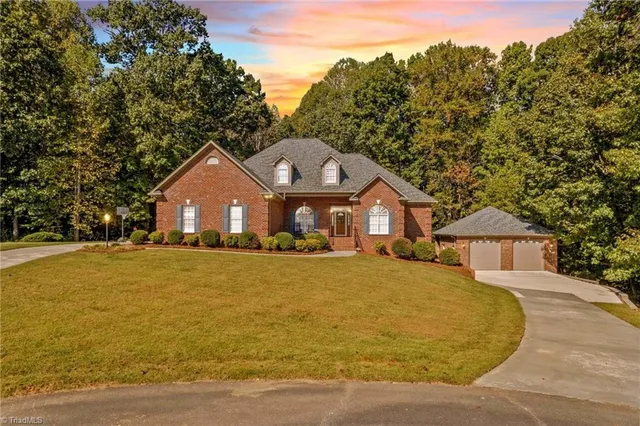 $775,000 | 100 Burkeview Court, Lexington, NC 27295