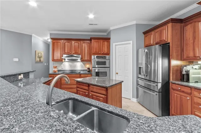 $775,000 | 100 Burkeview Court, Lexington, NC 27295